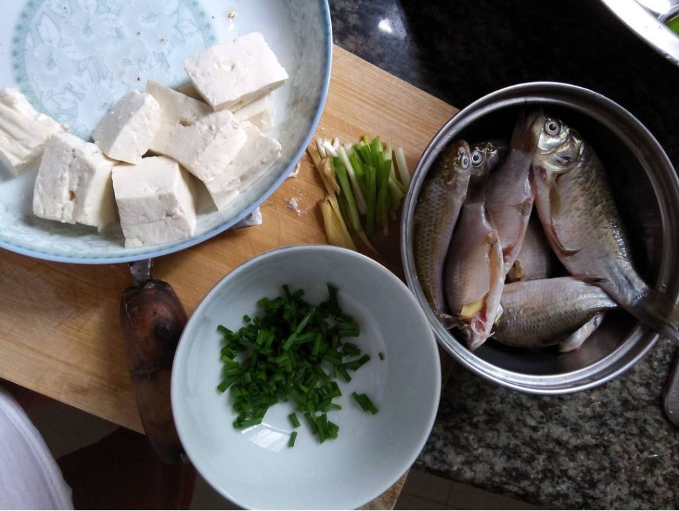 鲫鱼补钙吗（鲫鱼补钙好吗）-硒宝网