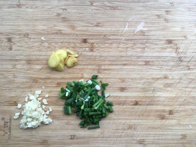 鲫鱼补钙吗（鲫鱼补钙汤的做法）-硒宝网