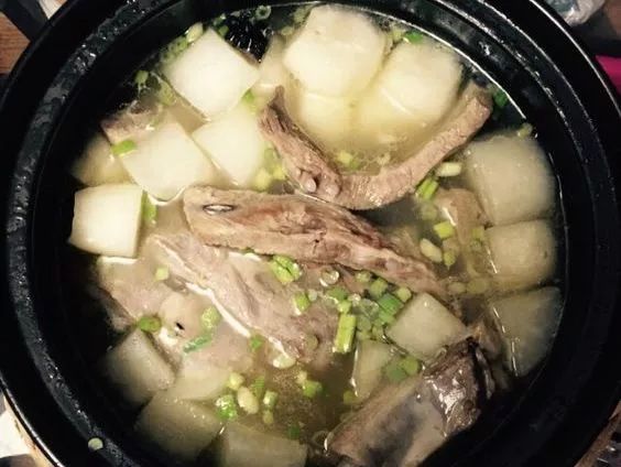 喝排骨汤补钙吗(排骨煲汤补钙吗)-硒宝网