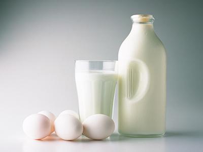 孕妇补铁补钙吃什么食物好（孕妇食物补钙吃好补铁还是锌好）-硒宝网