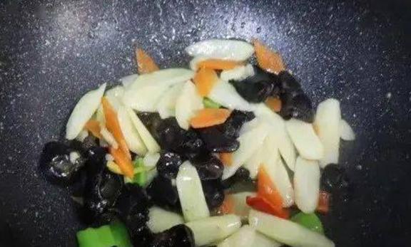 补铁的蔬菜（蔬菜补铁之王）-硒宝网