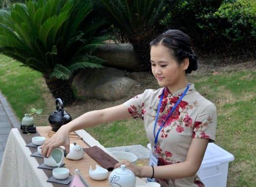 富硒茶如何区别等级（茶叶的富硒标准）-硒宝网