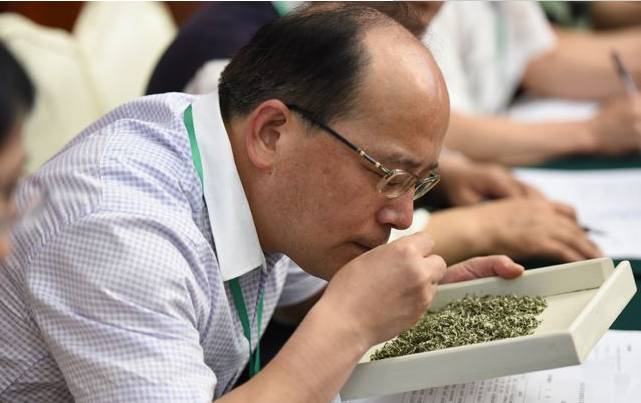富硒茶如何区别等级（茶叶的富硒标准）-硒宝网
