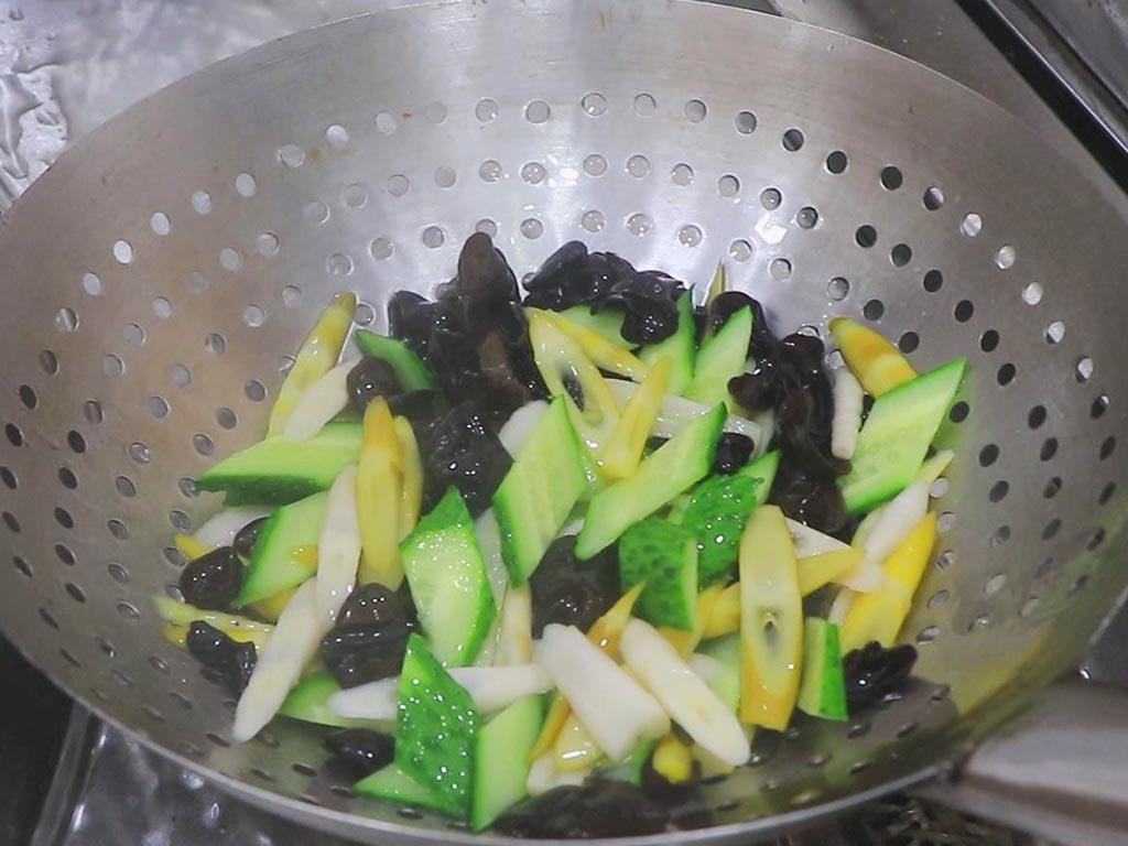 老年人吃什么补钙最快最好(老年人吃补钙的药好吗)-硒宝网