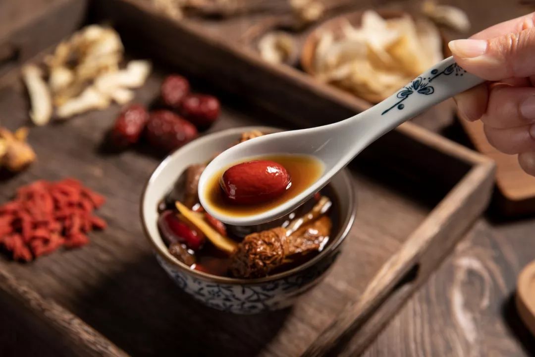 补铁等于补血吗(补血跟补铁有什么区别)-硒宝网