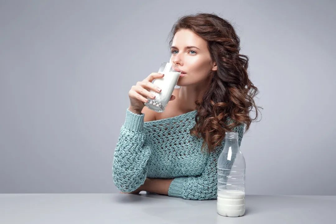 牛奶补钙(牛奶补钙好还是钙片补钙好)-硒宝网