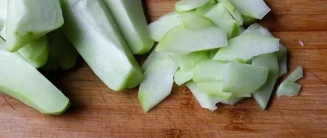 补钙补锌(补钙补锌补铁的最佳时间)-硒宝网