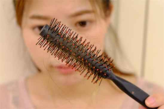 掉头发缺什么微量元素（缺微量掉头发元素有哪些）-硒宝网