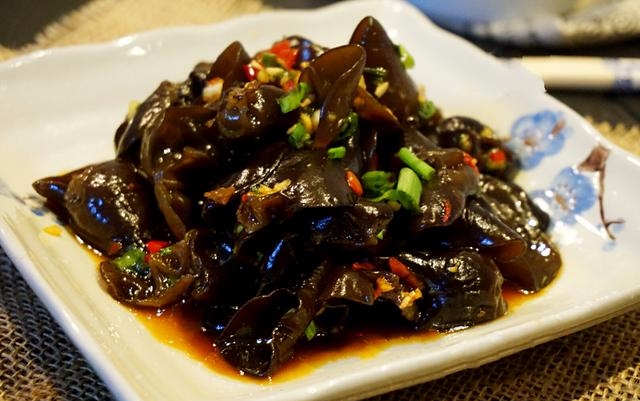 猪肝补铁还是补血(猪肝补铁)-硒宝网