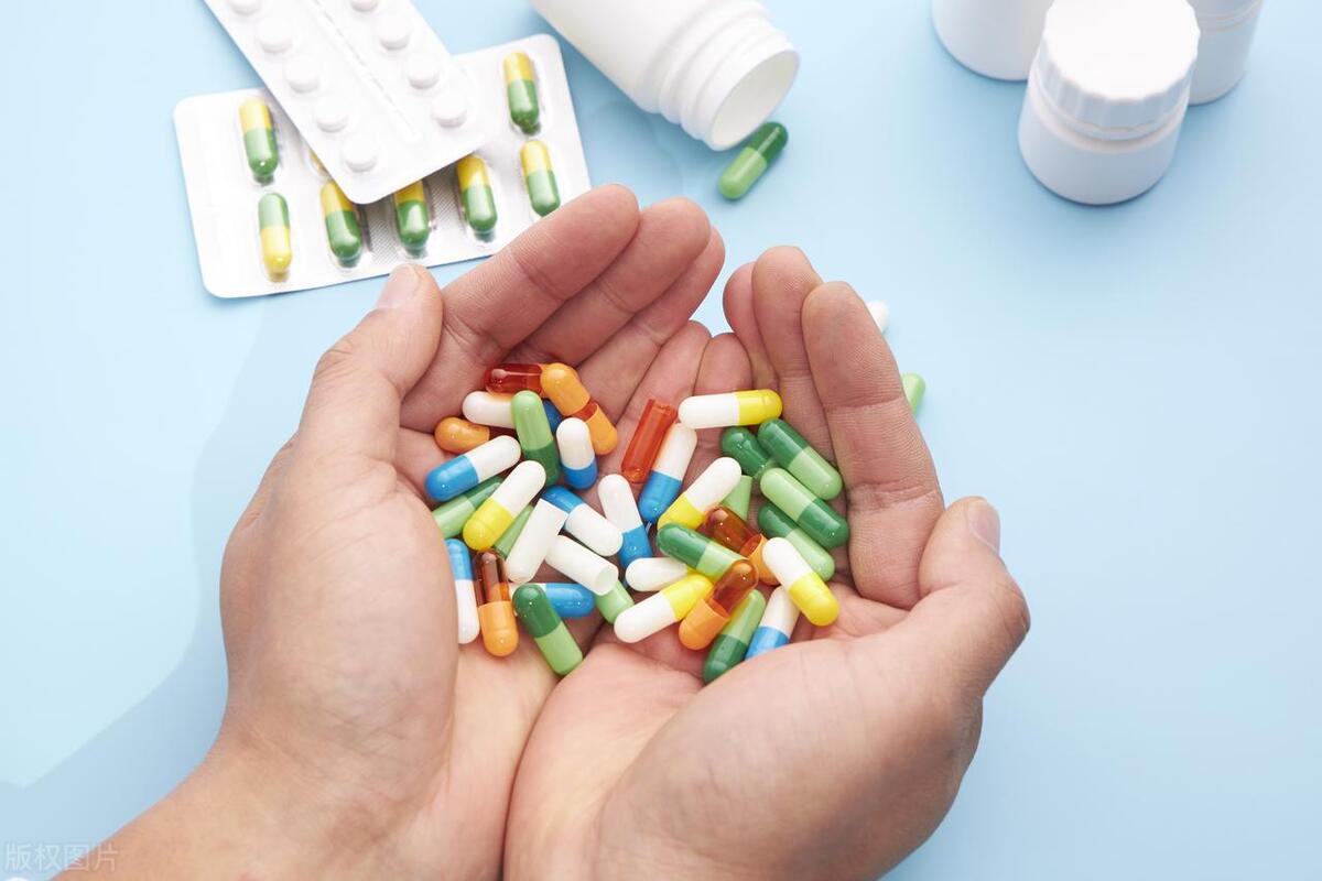 补铁大便黑色正常吗（大便黑色正常补铁吗）-硒宝网