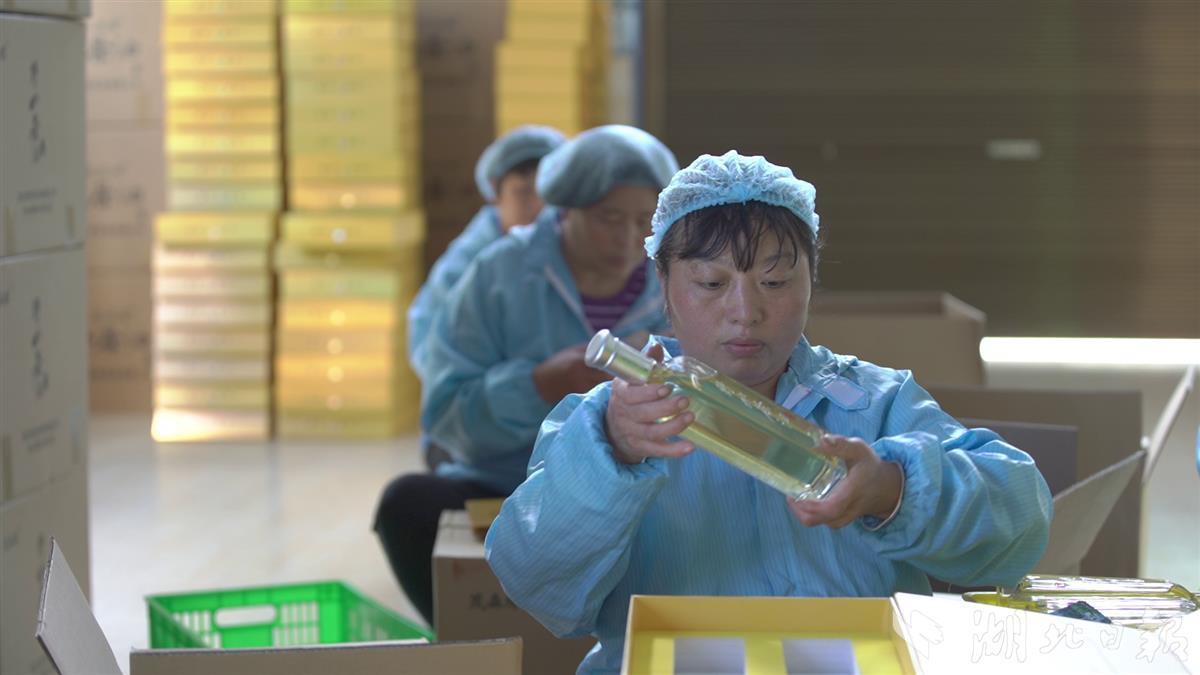 藤益生富硒来凤藤茶(藤益生有什么功效)-硒宝网