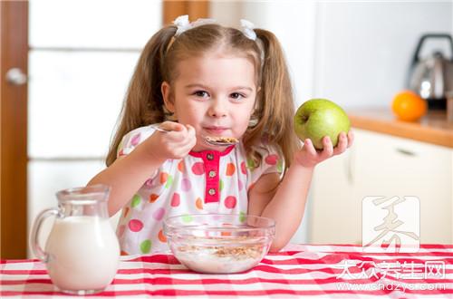 青少年补钙吃什么好（青少年补钙需要吃多长时间）-硒宝网