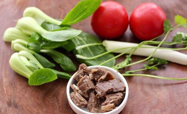 瘦肉补铁吗(瘦肉补铁一点还是牛肉)-硒宝网