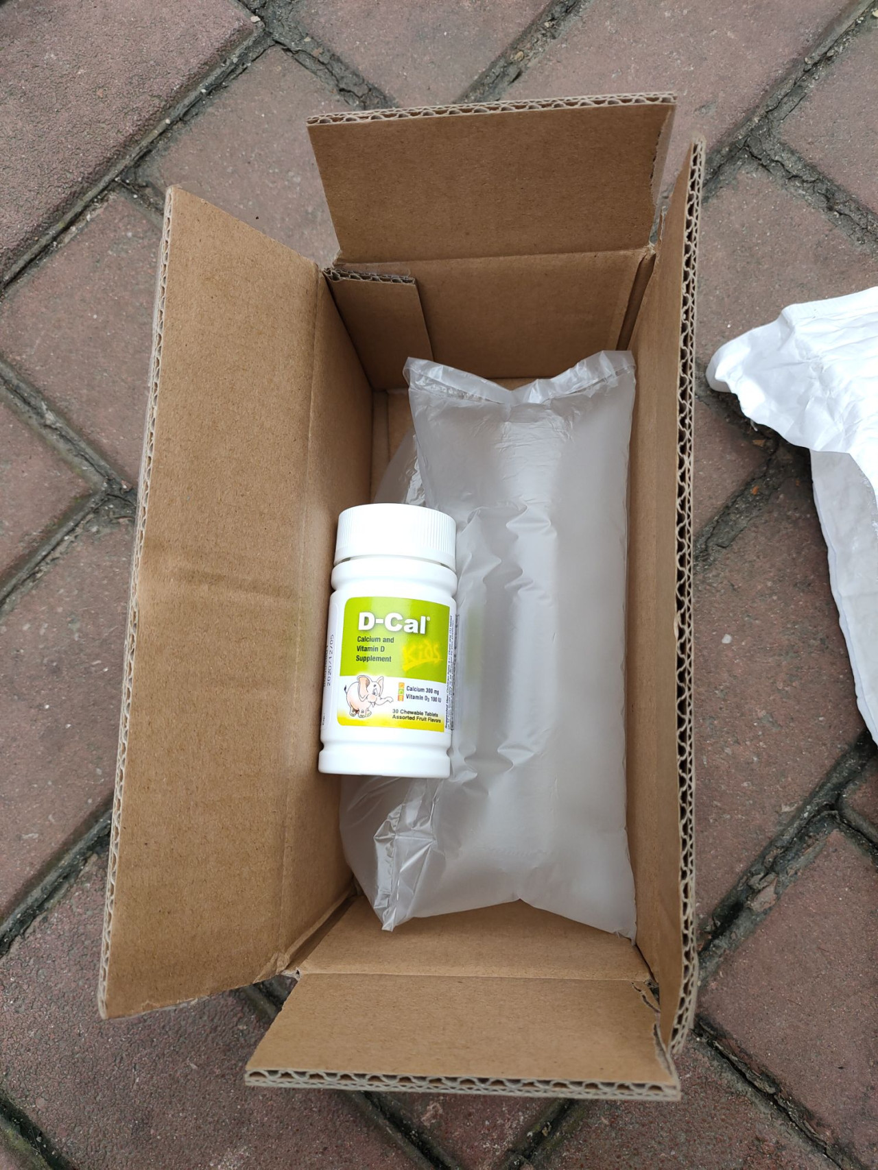 十一个月宝宝补钙吃什么钙好(宝宝吃钙片好)-硒宝网