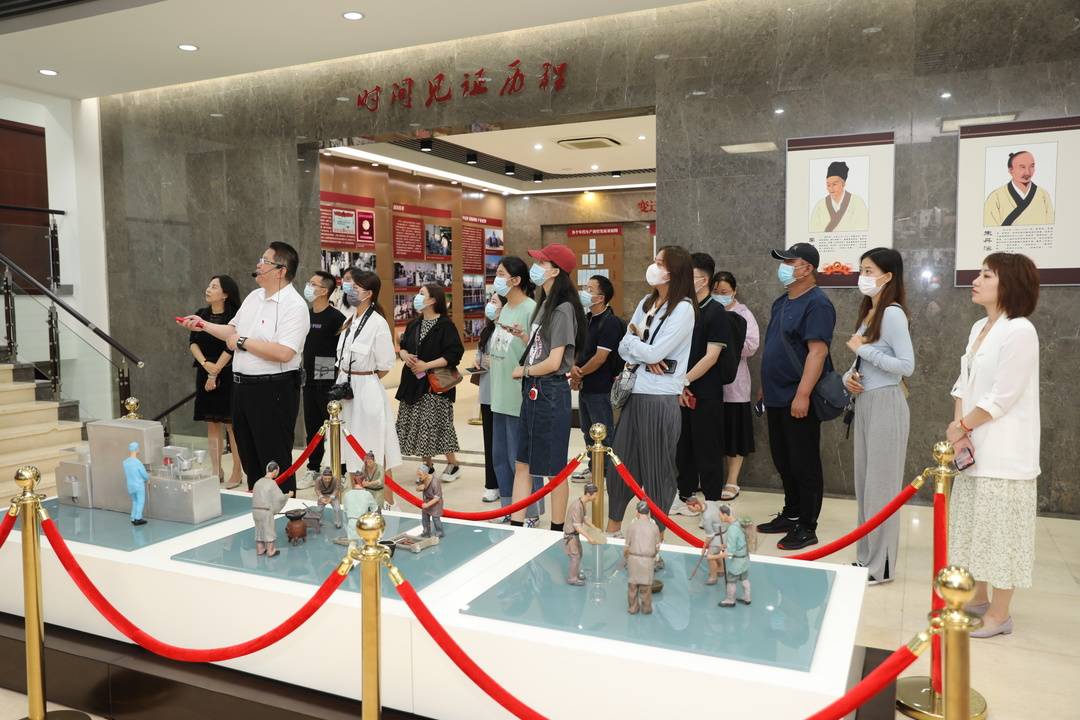 补钙的口服液(口服液补钙和钙片哪种好吸收)-硒宝网