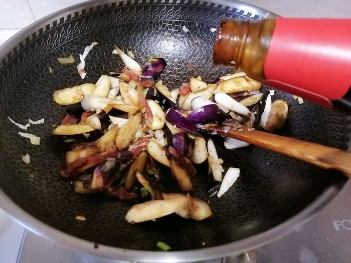 茄子补铁（缺铁性贫血吃茄子补铁吗）-硒宝网