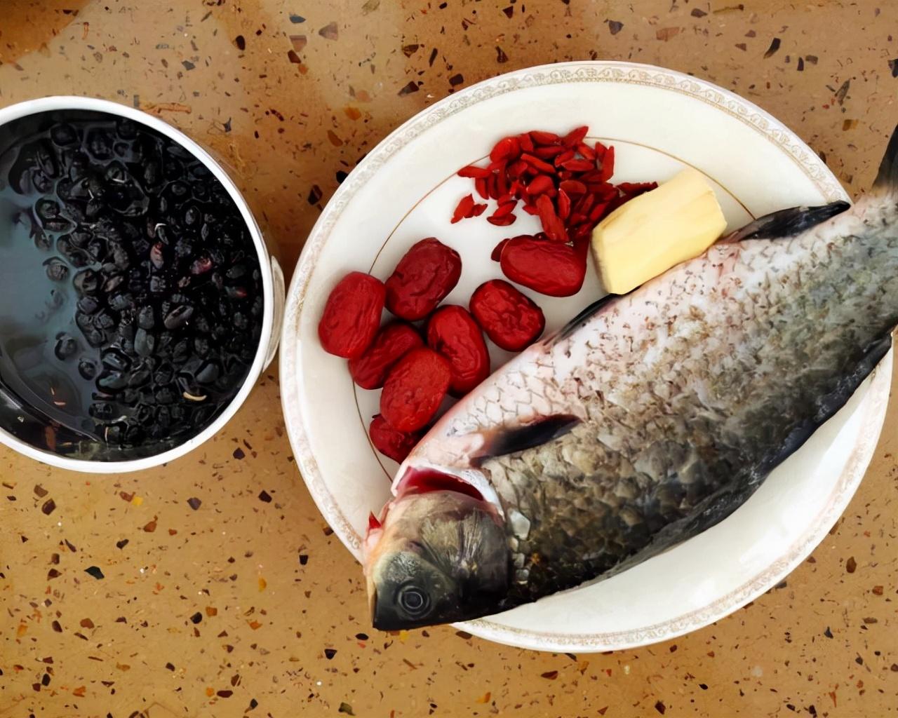 鱼肉补铁吗(鱼可补铁)-硒宝网