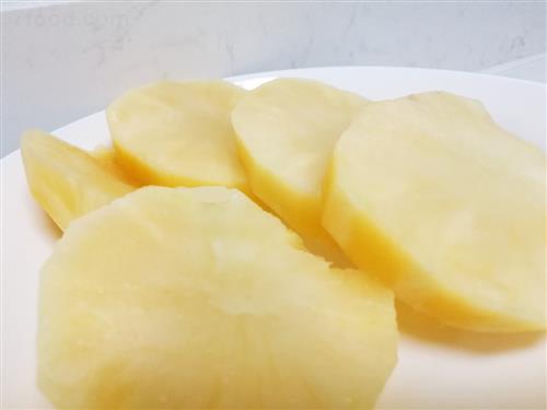 富硒地瓜是雪莲果吗（雪莲果和地瓜哪个营养价值高）-硒宝网