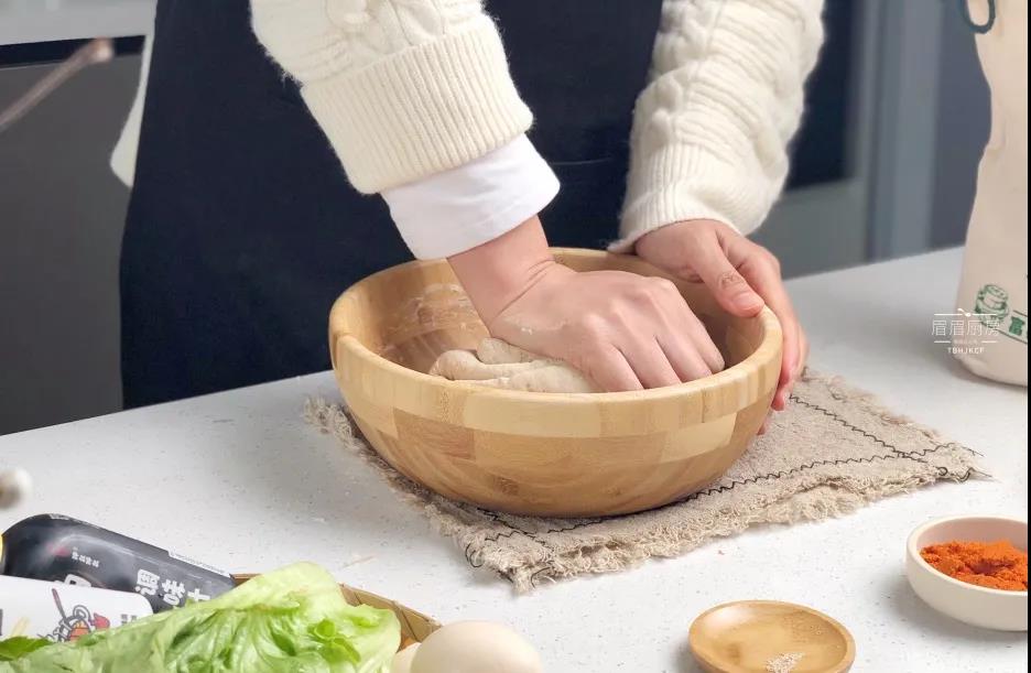 富硒石磨黑面粉营养（石磨富硒黑小麦面粉）-硒宝网