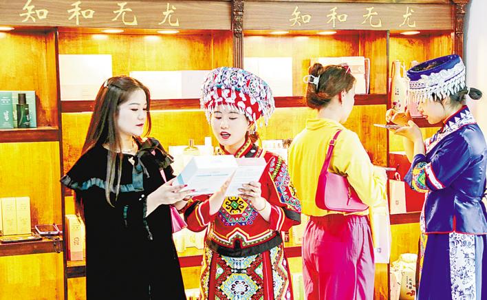 水果店富硒葡萄打包(富硒葡萄多少钱一斤)-硒宝网