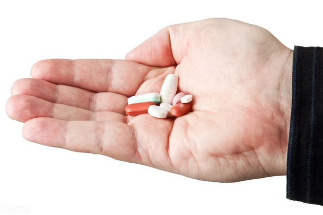 低钠血症怎么补钠（钠低补什么）-硒宝网