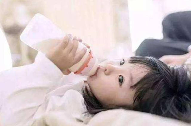 小孩吃什么补铁（小孩吃补铁的药大便会变黑吗）-硒宝网