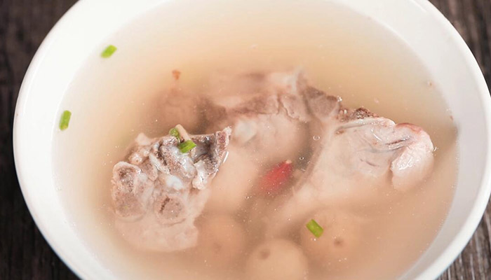 猪骨汤补钙吗(猪骨汤放什么材料补钙)-硒宝网