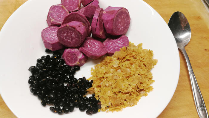 黑豆补铁吗（黑豆补铁吗如何吃法）-硒宝网