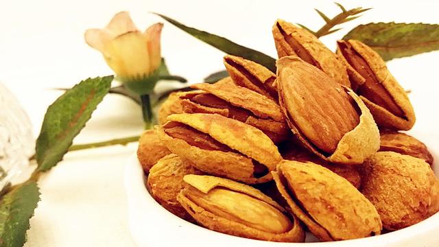 什么坚果补铁(坚果补铁吗)-硒宝网