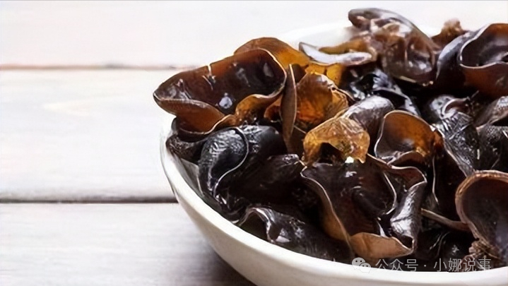 吃什么东西补铁（吃铁补铁吗）-硒宝网