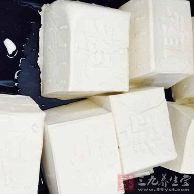 老人补钙吃什么(补钙老人吃有牛骨髓有保健品吗)-硒宝网