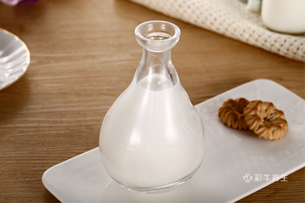 喝纯牛奶可以补钙吗(补钙可以跟牛奶一起喝吗)-硒宝网