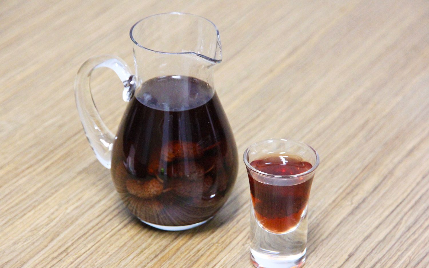 黑桑葚干泡水喝补硒吗(喝黑桑葚干水有什么好处)-硒宝网