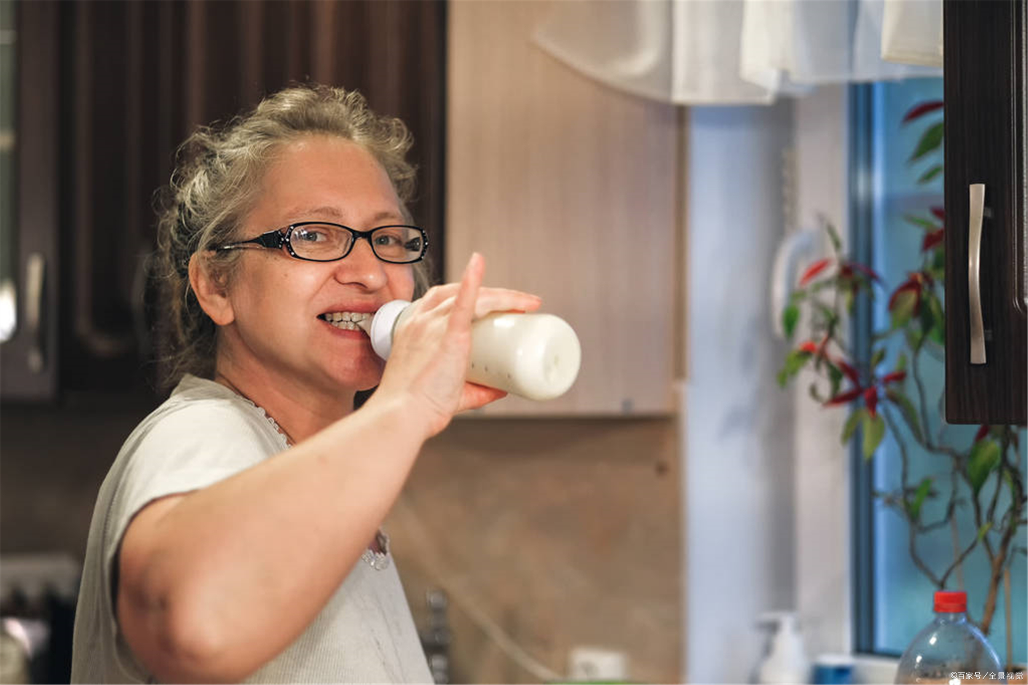吃什么食物补钙快（食物补钙吃啥尼）-硒宝网