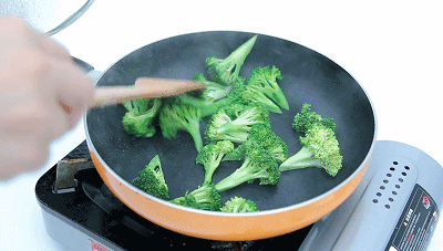 吃补硒的药可以喝茶吗(硒能与药物同服吗)-硒宝网