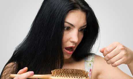 补硒掉头发严重吗女性(补硒脱发是什么原因引起的)-硒宝网