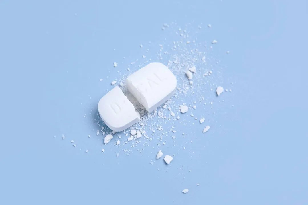 50岁补钙吃什么钙片好(补钙吃钙片好还是吃氨糖好)-硒宝网