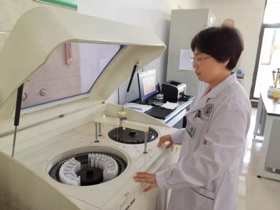 抽血化验微量元素要空腹吗（微量元素抽血空腹吗）-硒宝网