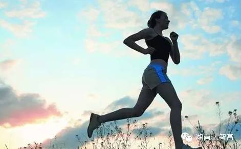 产后补钙每天补多少（产后每天补补钙多少合适）-硒宝网