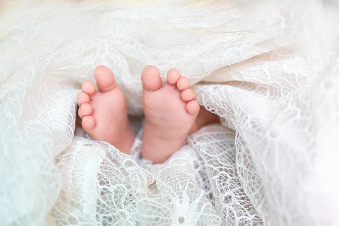 婴幼儿多大开始补钙(多大的婴儿开始补钙最好)-硒宝网