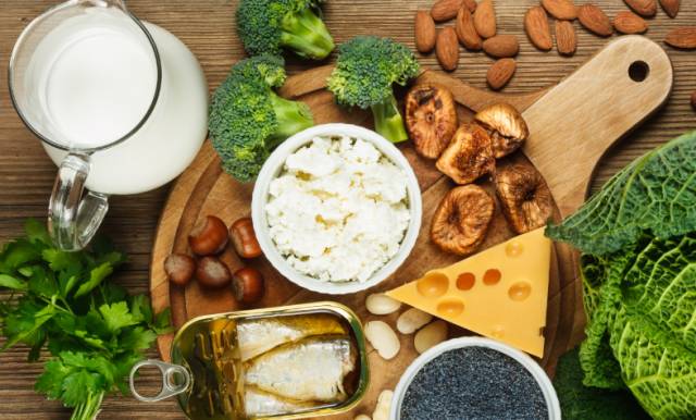 宝宝多久可以补钙(宝宝补钙可不可以冲到奶粉中)-硒宝网