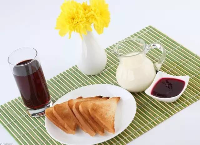 补铁口服液什么时候喝最好（补铁口服液难喝）-硒宝网