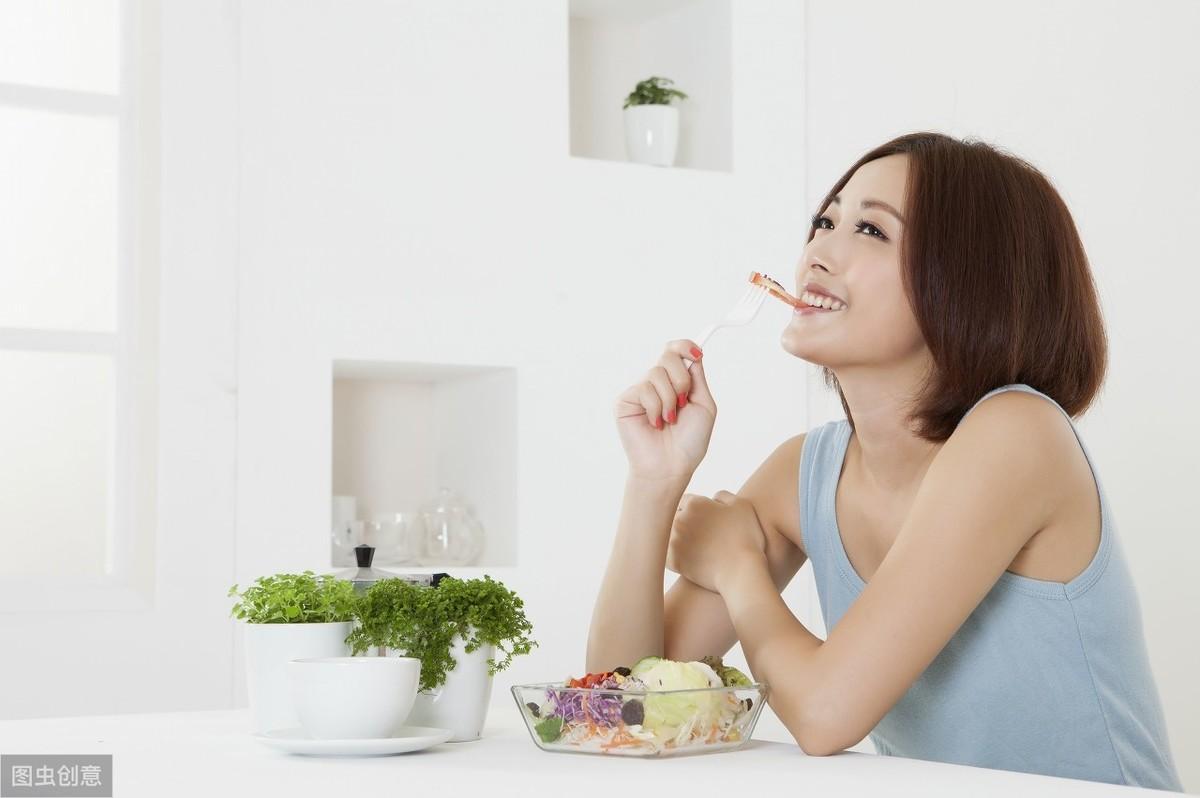 晒太阳为什么可以补钙（晒太阳补钙直接晒皮肤吗）-硒宝网