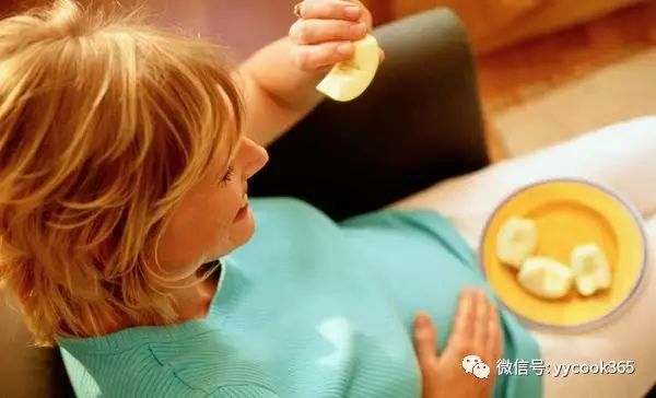 孕妇补铁每天多少毫克(每天孕妇补铁多少合适)-硒宝网