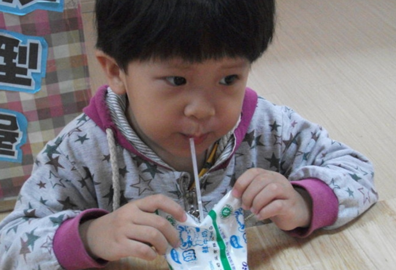 13岁补钙吃什么钙片好（补钙吃钙片好还是吃黄瓜籽好）-硒宝网