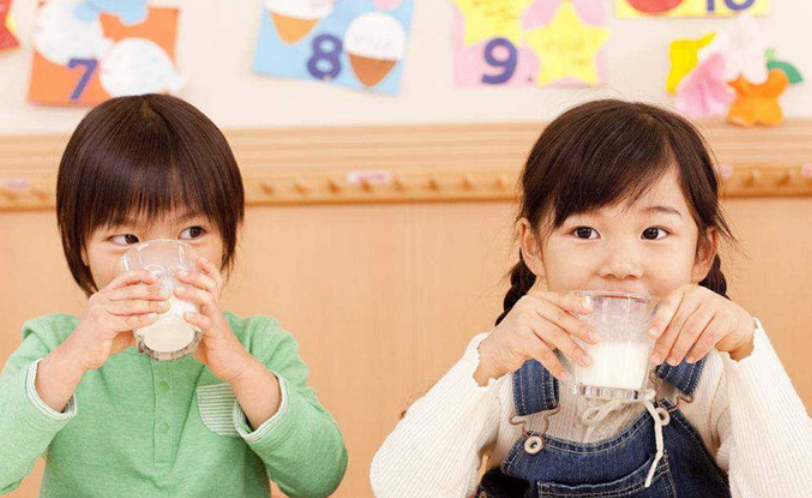 13岁补钙吃什么钙片好（补钙吃钙片好还是吃黄瓜籽好）-硒宝网