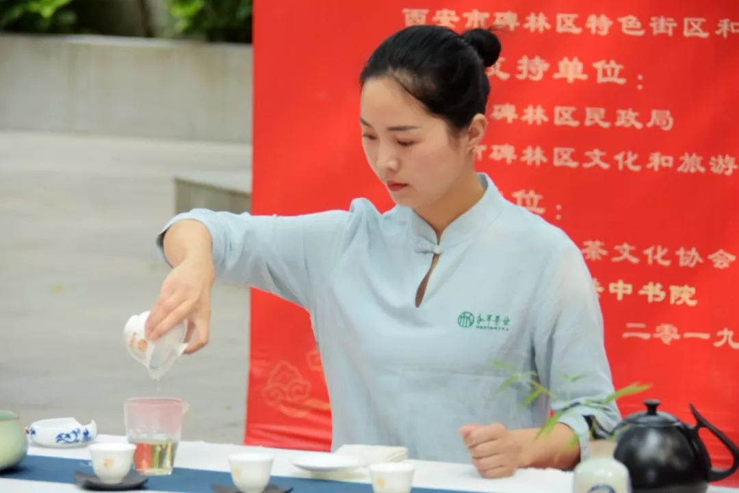 富硒茶什么味道好喝点(富硒茶补硒吗)-硒宝网