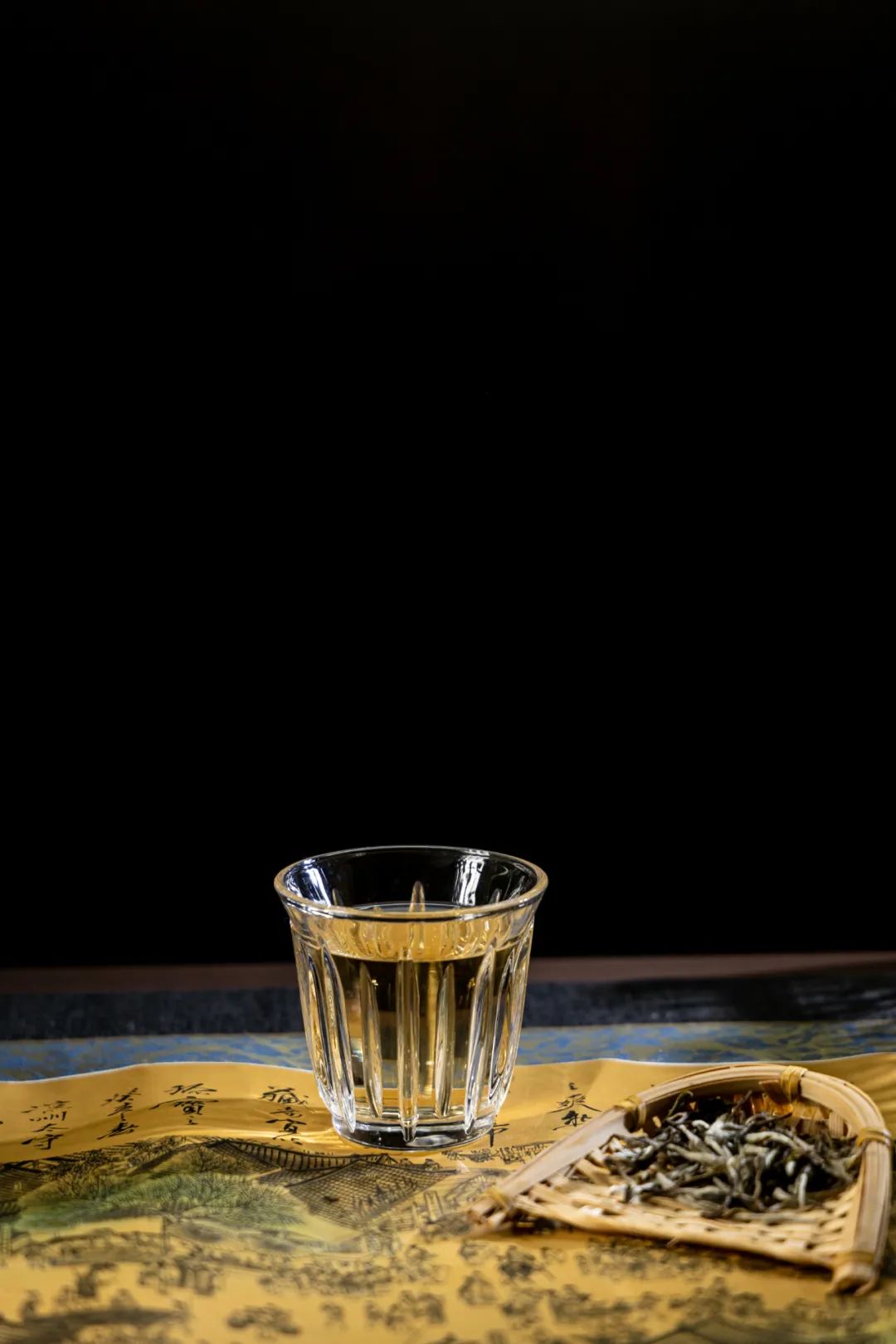 白茶与富硒茶哪个好喝(喝茶白茶富硒好还是黑糖)-硒宝网