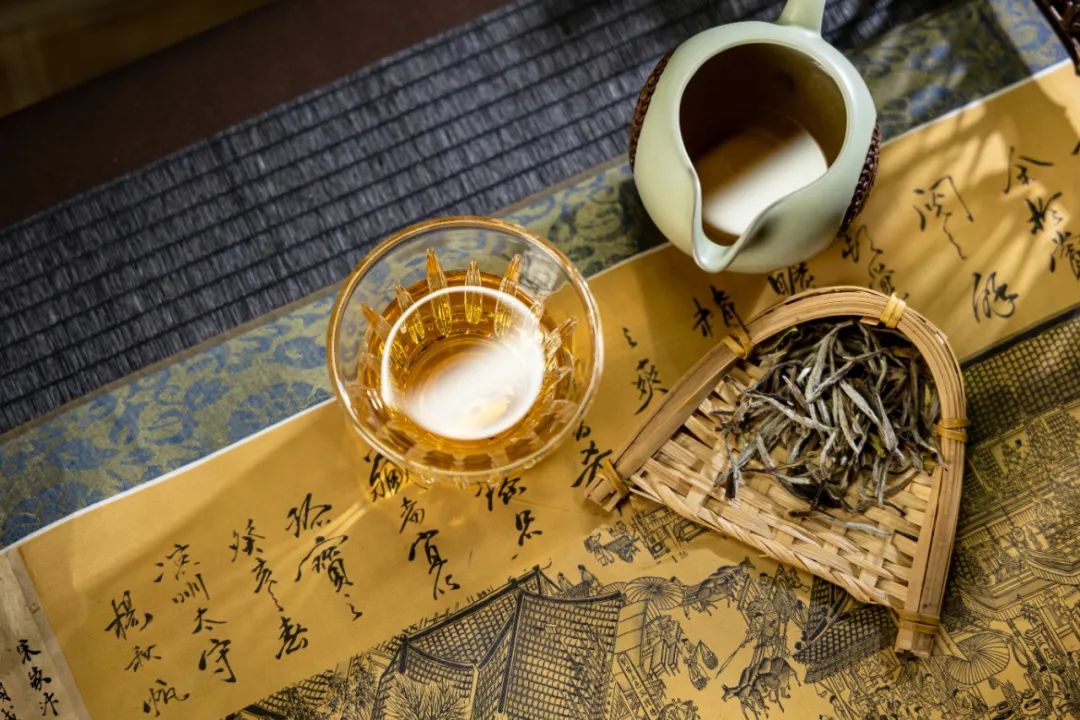 白茶与富硒茶哪个好喝(喝茶白茶富硒好还是黑糖)-硒宝网