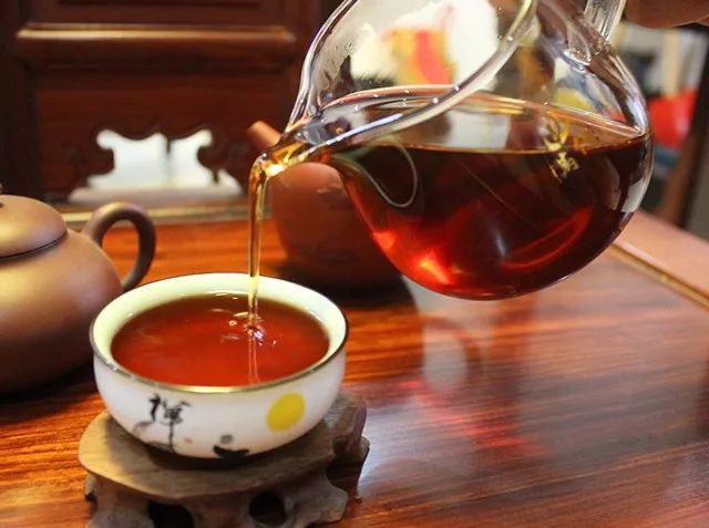 富硒茶肝硬化人喝好吗（肝硬化喝茶富硒好人能喝吗）-硒宝网